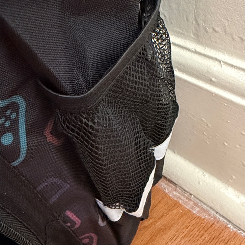 video game backpack - Picture 5 of 5